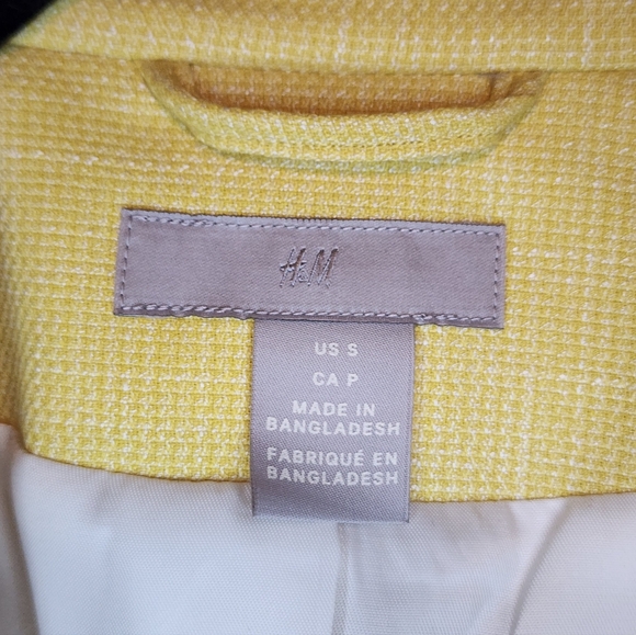 ​H&M Textured Single-Button Blazer in Pastel Yellow - Size Small - Picture 5 of 6